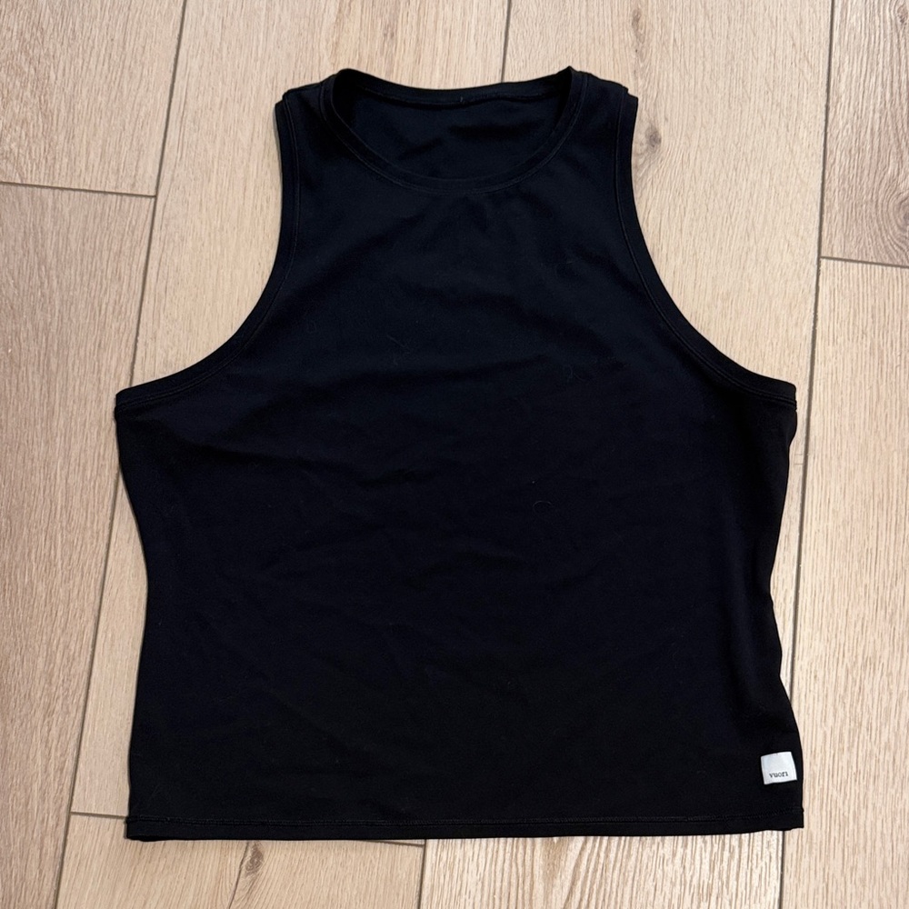 Vuori All The Feels tank XL worn once